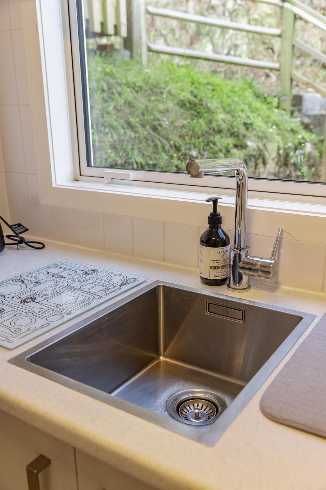 Back Garden Flat With Free On Street Parking And Fiber Wifi - 15 Mins To Ferry, Stadium, Cbd ウェリントン エクステリア 写真